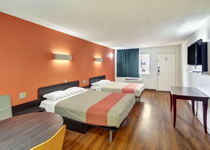 Motel 6-Lindale, Tx