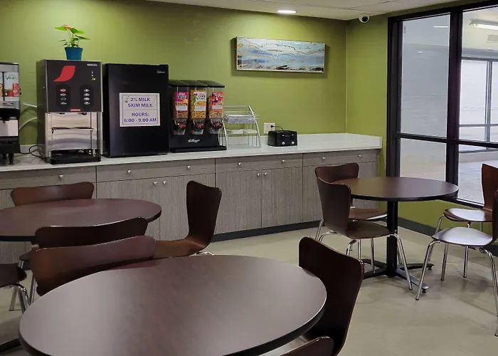 Super 8 By Wyndham Aurora/Naperville Area
