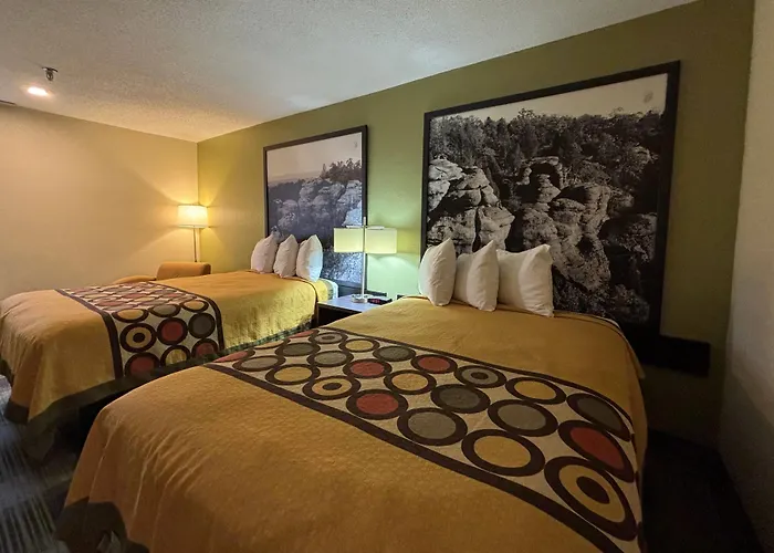 Super 8 By Wyndham Metropolis