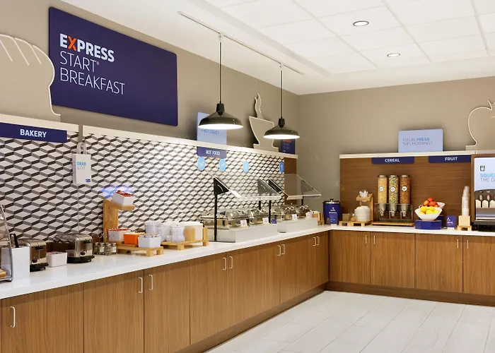 Holiday Inn Express & Suites Chatsworth By Ihg
