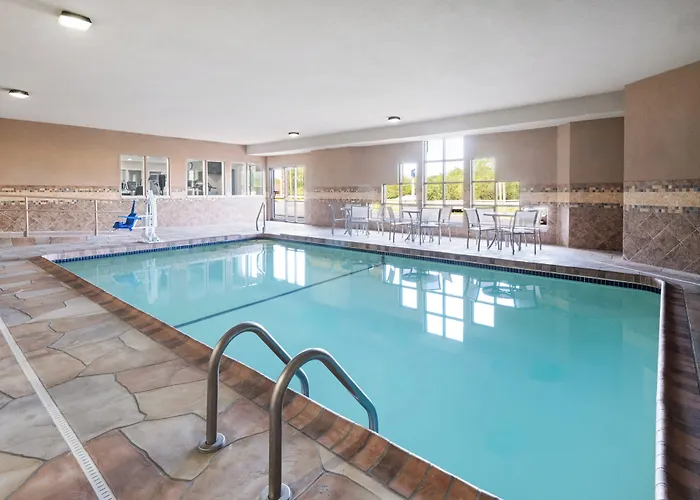 Garner Hotel Topeka West By Ihg