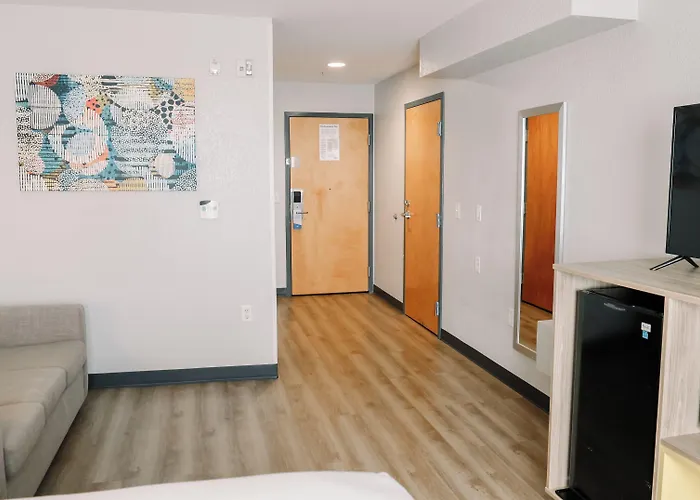 Microtel Inn & Suites By Wyndham Gulf Shores