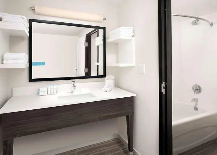 Hampton Inn & Suites Anaheim Garden Grove