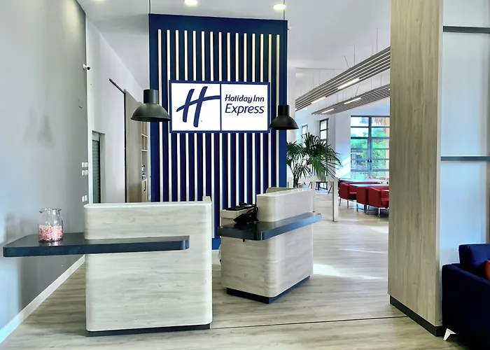 Holiday Inn Express Ciudad De Las Ciencias By Ihg