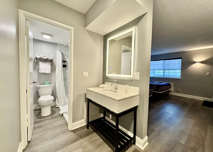 O'Hare Inn & Suites
