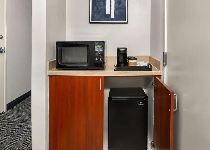 Courtyard By Marriott Anchorage Airport