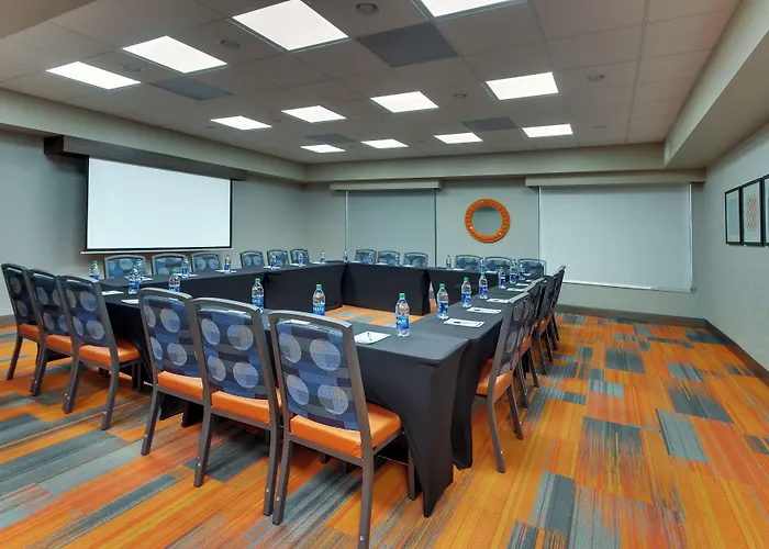 Holiday Inn Express & Suites Atlanta Perimeter Mall Hotel By Ihg