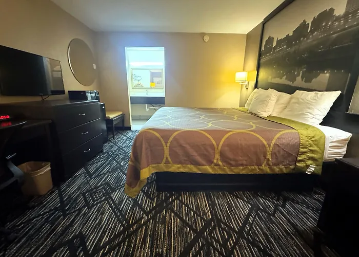 Super 8 By Wyndham Lakeland