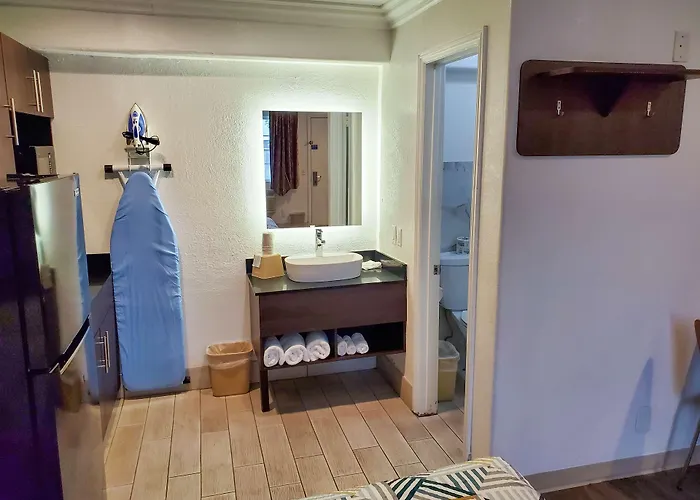 National City Cheap Hotels