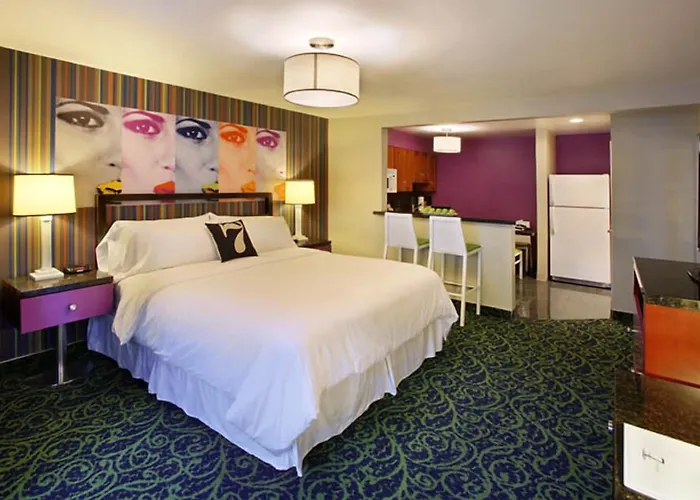 7 Springs Inn & Suites