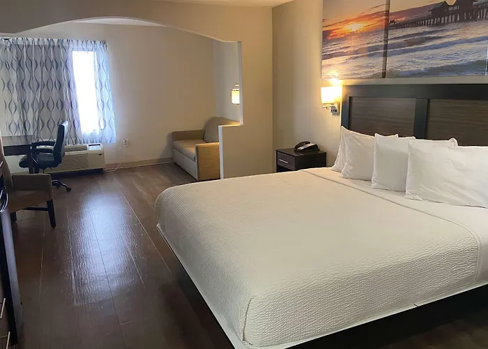 Days Inn By Wyndham Panama City/Callaway