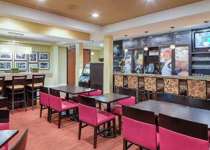Courtyard By Marriott Portsmouth