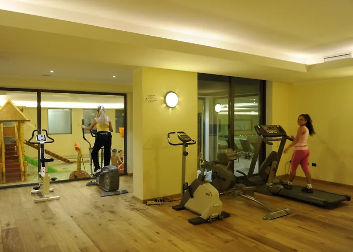 Alpholiday Dolomiti Wellness & Family Hotel