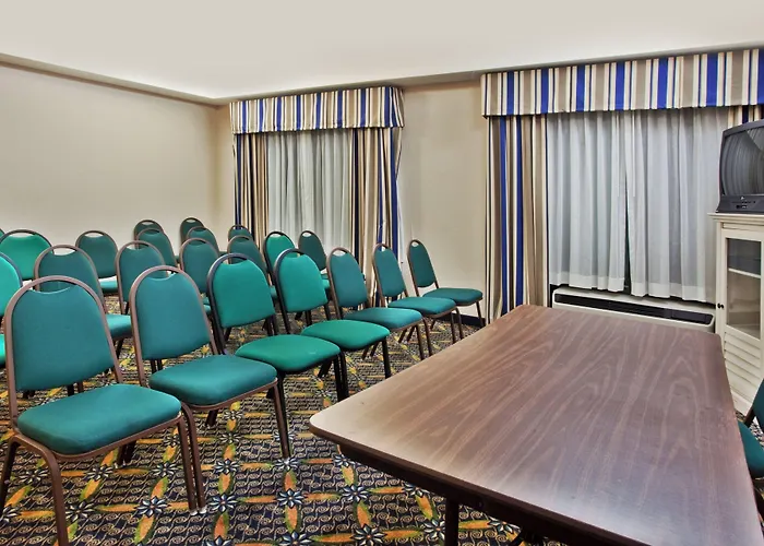 Holiday Inn Express Hotel & Suites Lawrenceville By Ihg