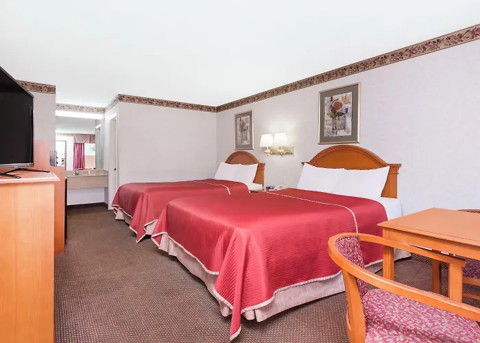 Regency Inn & Suites-Hamilton Place