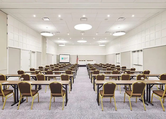Embassy Suites By Hilton Alexandria Old Town