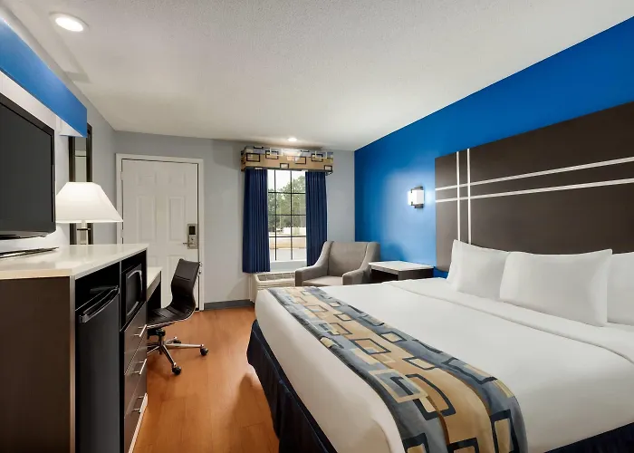 Baymont By Wyndham Albany At Albany Mall