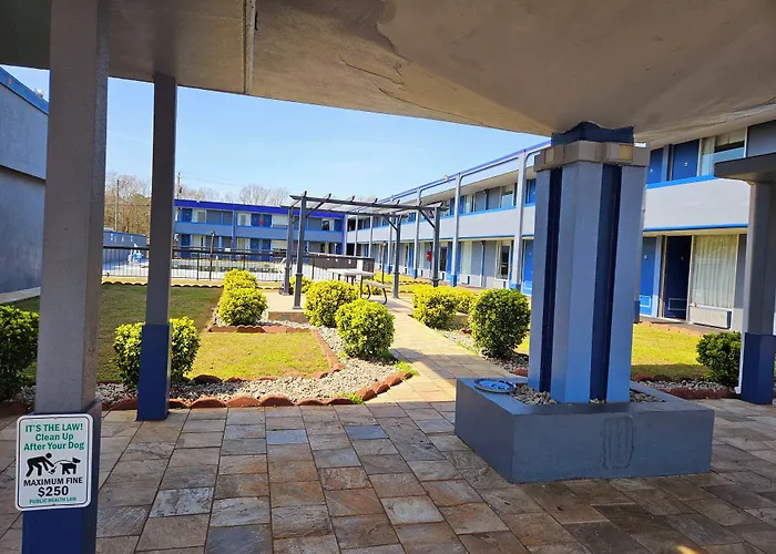 Days Inn By Wyndham Washington