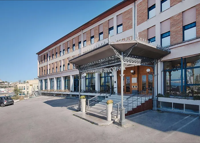 Hotel sulla spiaggia a Ancona