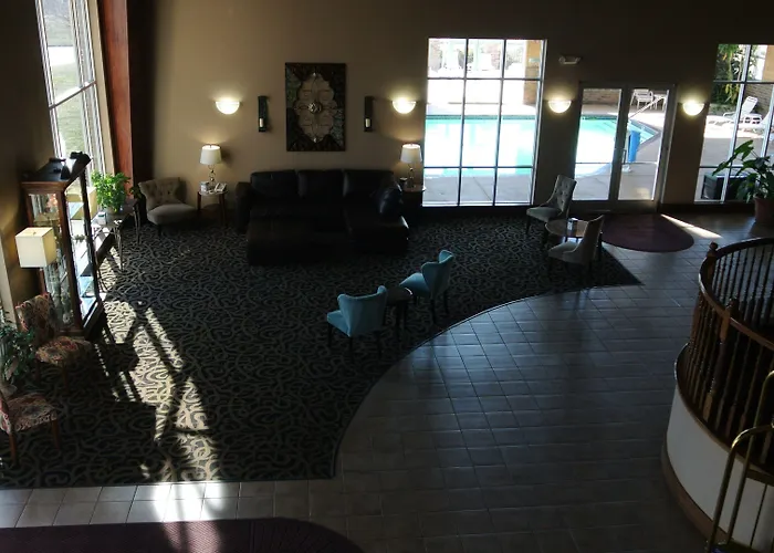 Quality Inn & Suites Carthage Near Precious Moments Chapel