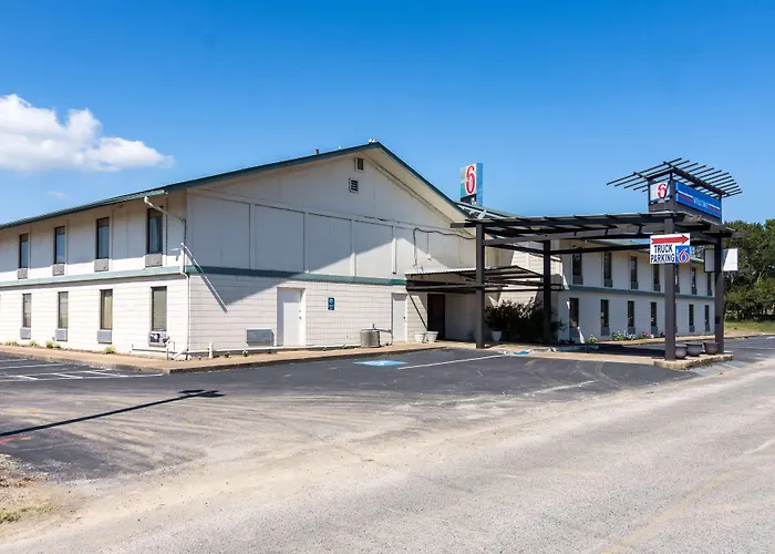 Fordyce Hotels