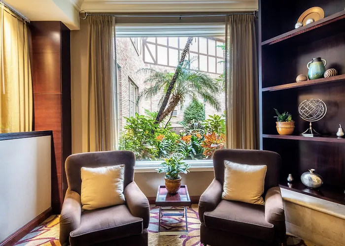 Anaheim Majestic Garden Hotel