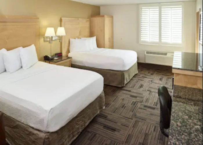 Livinn Hotel St Paul East / Maplewood