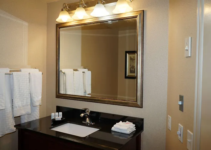 Wingate By Wyndham Bellingham Heritage Inn
