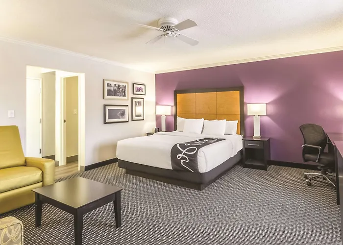 Cleveland Hotels