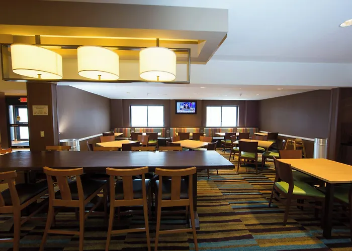 Fairfield Inn & Suites Burlington
