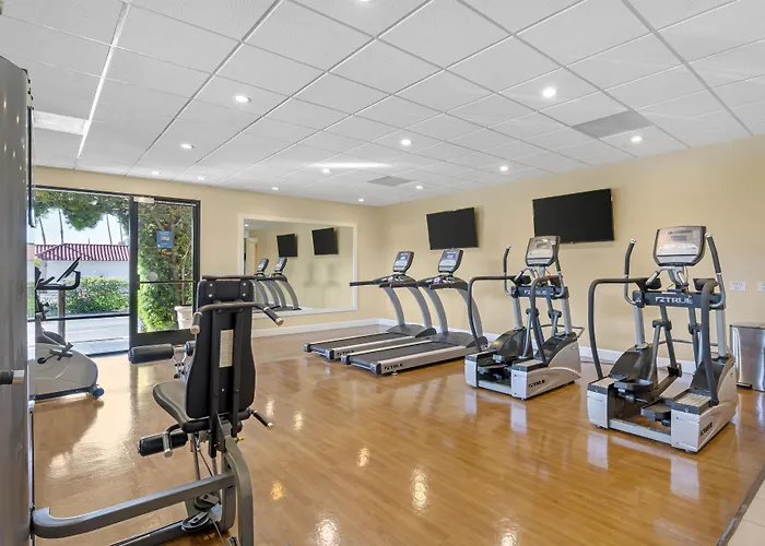 Best Western Plus South Coast Inn