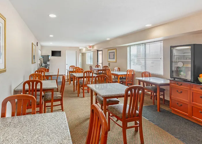 Quality Inn & Suites Oceanside Near Camp Pendleton