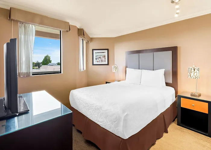 Best Western Plus Inner Harbour Hotel