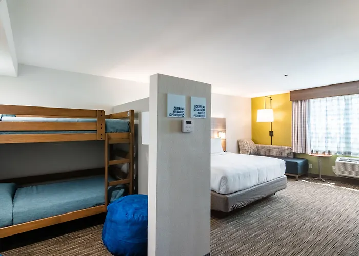 Holiday Inn Express & Suites Camarillo By Ihg