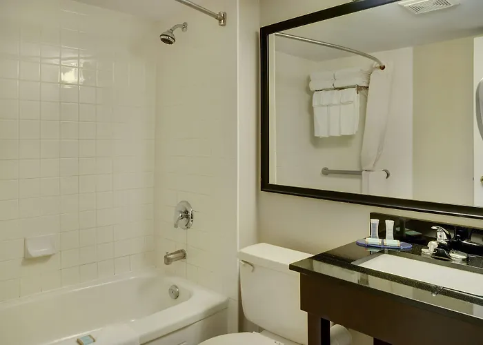 Travelodge By Wyndham Ottawa East
