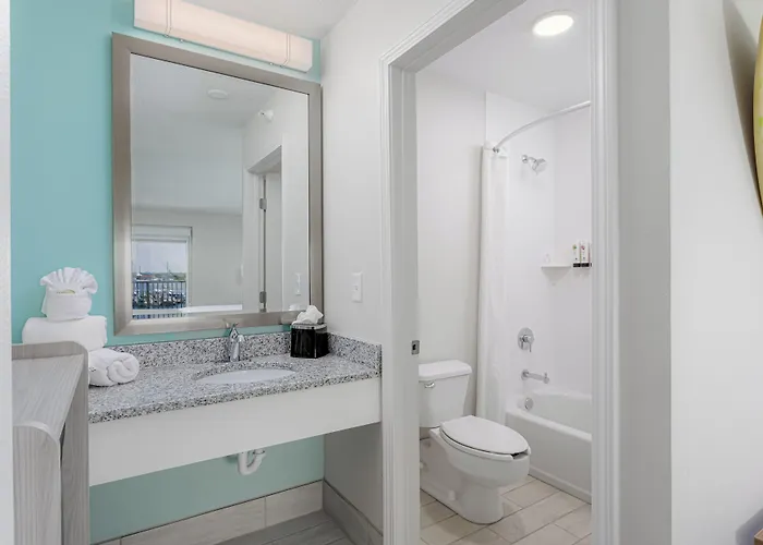 Surf & Sand Hotel - Free Hot Breakfast & Rentals