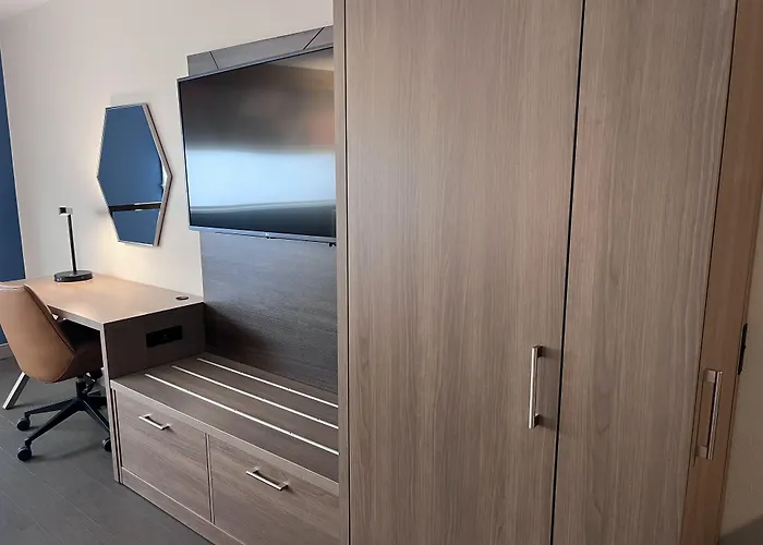 Holiday Inn Express Atlanta Airport - North By Ihg