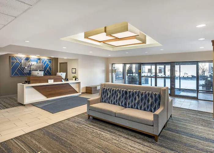 Holiday Inn Express Crestwood By Ihg