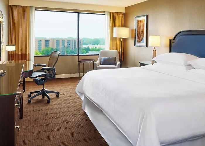 Sheraton Lisle Naperville Hotel