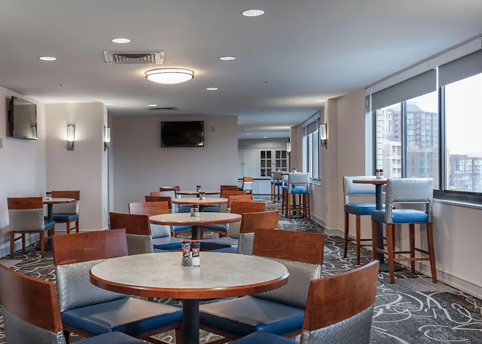 Clarion Collection Hotel Arlington Court Suites