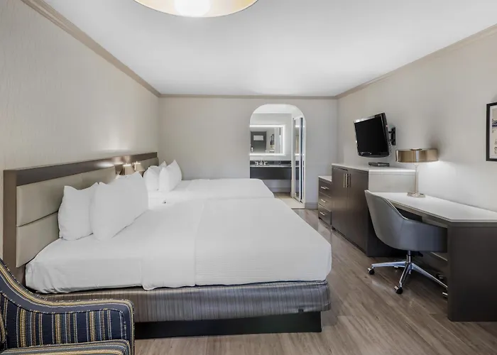 Best Western Plus Executive Suites