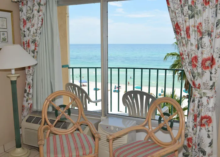 Days Inn By Wyndham Panama City Beach Beachfront Resort