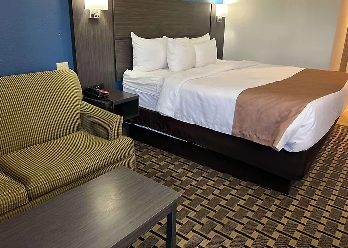Days Inn By Wyndham Hurstbourne