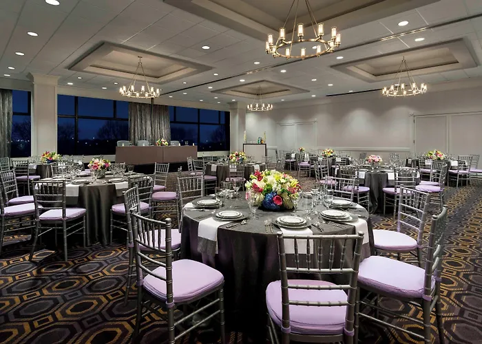 Courtyard By Marriott Boston Cambridge