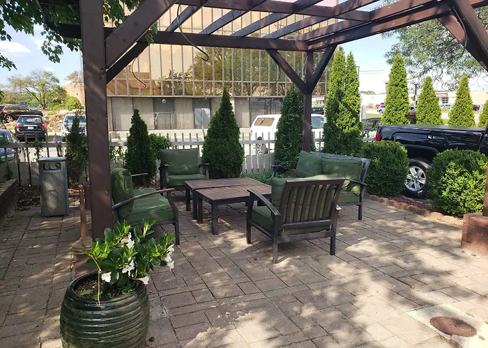 Birch Hill Suites Grand Rapids