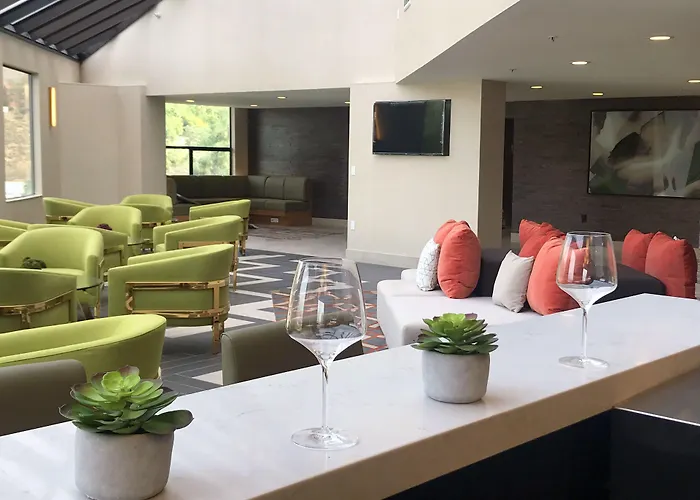 Pomona Hotels