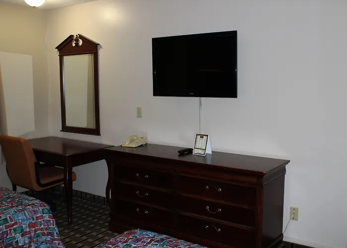 Coratel Inn And Suites Maple Grove