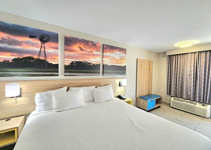 Days Inn By Wyndham Mcallen