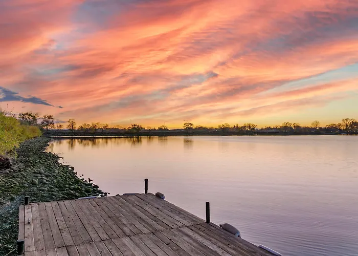 Best Western Plus Lake Front Hotel