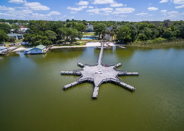 Lakeside Inn On Lake Dora